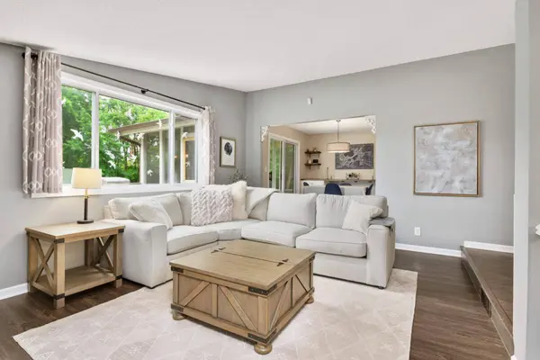 8920 Darnel RD, Eden Prairie, MN 55347