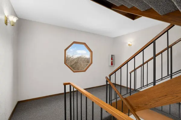 4185 Hilltop PT, Eagan, MN 55123