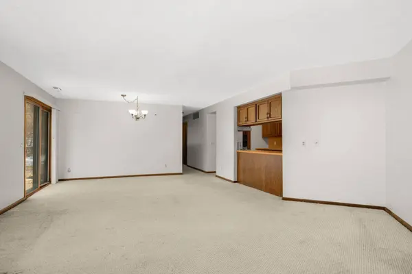 4185 Hilltop PT, Eagan, MN 55123