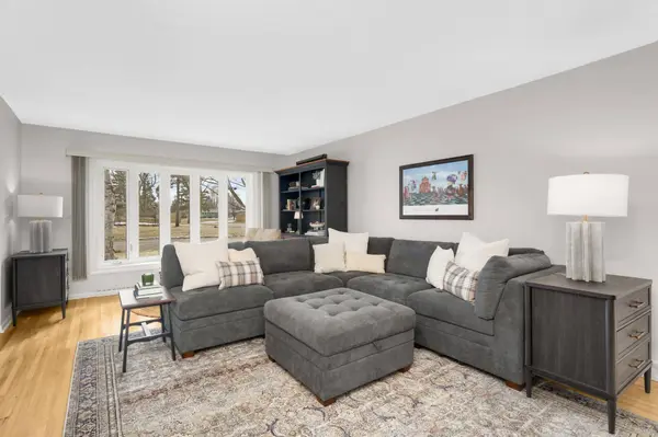 1695 Stanbridge AVE, Saint Paul, MN 55113