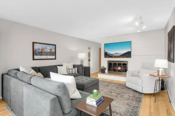 1695 Stanbridge AVE, Saint Paul, MN 55113