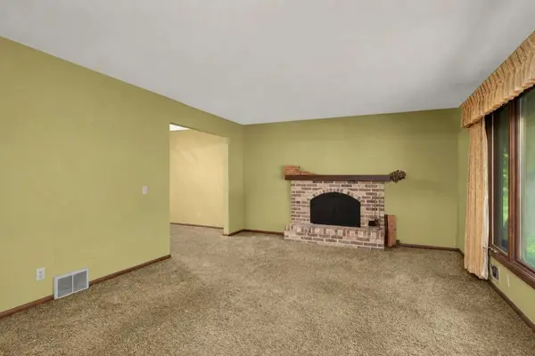 15301 Willowood DR, Minnetonka, MN 55345