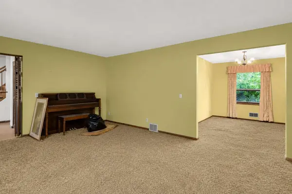 15301 Willowood DR, Minnetonka, MN 55345