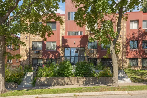 520 Ridgewood AVE #102, Minneapolis, MN 55403