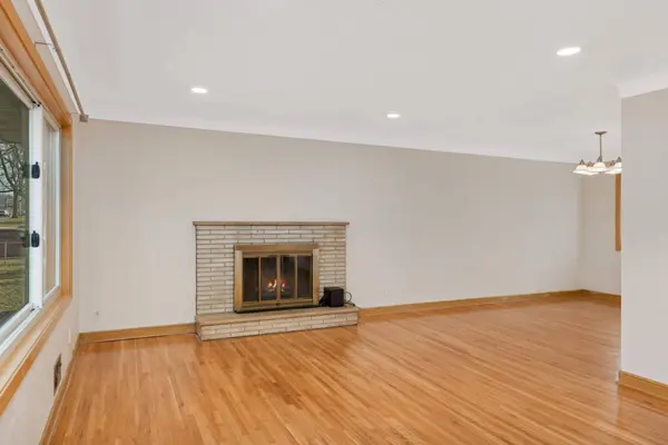 2231 Lexington AVE N, Roseville, MN 55113