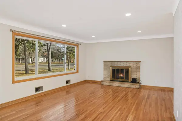 2231 Lexington AVE N, Roseville, MN 55113