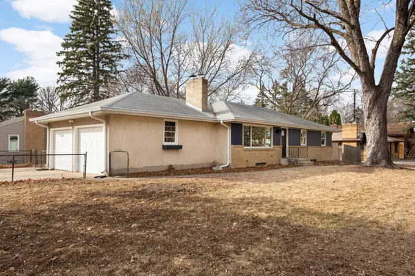 2231 Lexington AVE N, Roseville, MN 55113