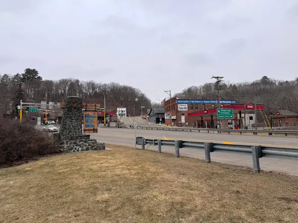 636 Hazel Alley, Taylors Falls, MN 55084