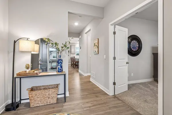 838 Foxglove TER, Waconia, MN 55387