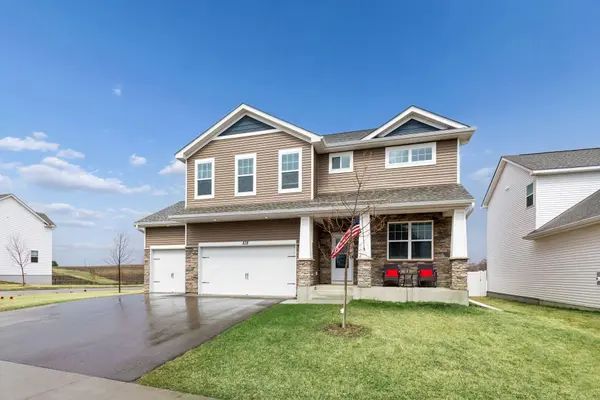 838 Foxglove TER, Waconia, MN 55387