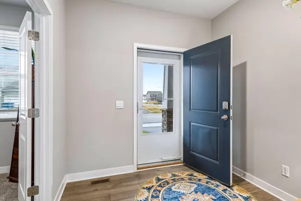 838 Foxglove TER, Waconia, MN 55387