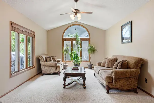 13500 Georgia DR, Apple Valley, MN 55124