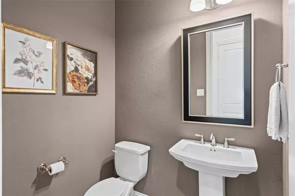 1720 Rolling Heights Lane, Fort Worth, TX 76008