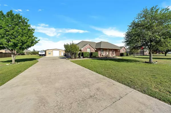 132 Sky Way, New Fairview, TX 76078