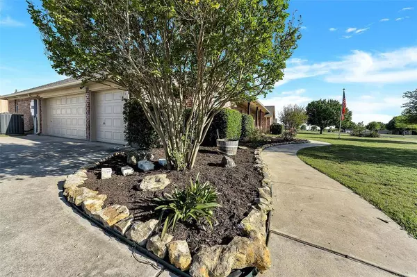 132 Sky Way, New Fairview, TX 76078