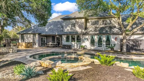 100 Oakview Drive, Hudson Oaks, TX 76087