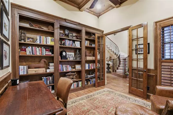 2217 Canterbury Drive, Mansfield, TX 76063