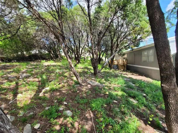 902 Devil's River Drive, Granbury, TX 76048