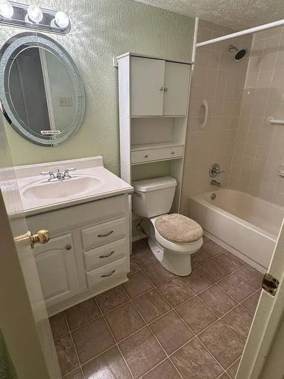 7205 Chatham Road, North Richland Hills, TX 76182