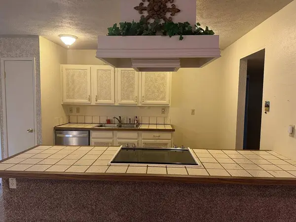 7205 Chatham Road, North Richland Hills, TX 76182