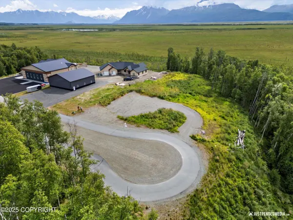 834 W Chigmit CIR, Wasilla, AK 99654