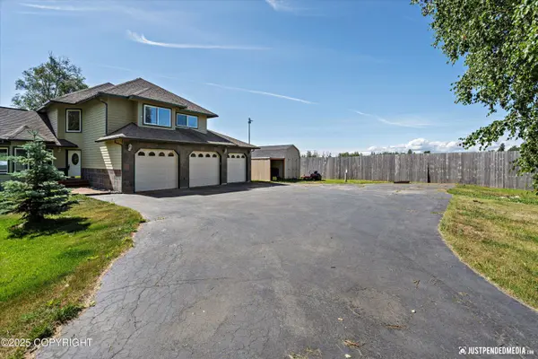 4200 E Grumman CIR, Wasilla, AK 99654
