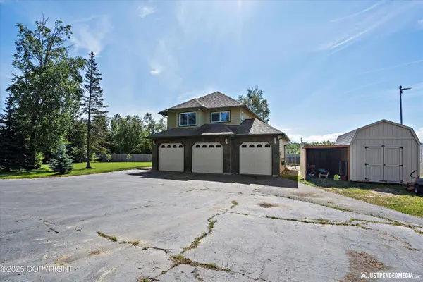 4200 E Grumman CIR, Wasilla, AK 99654