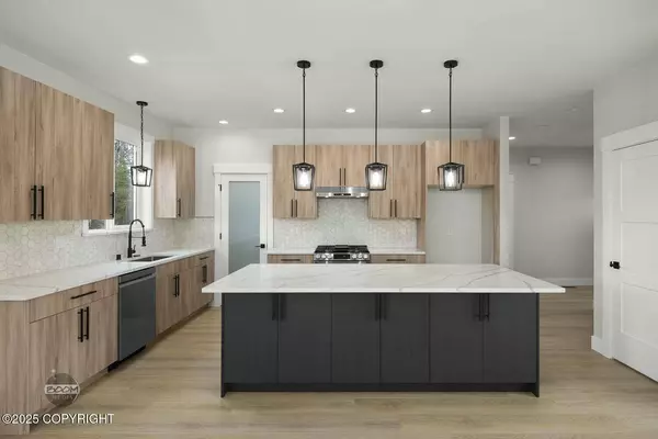 1389 N Utopia View CIR, Wasilla, AK 99654