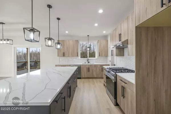 1389 N Utopia View CIR, Wasilla, AK 99654