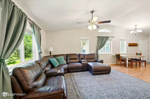 4425 N Cedarwood CIR, Wasilla, AK 99654