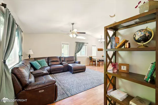 4425 N Cedarwood CIR, Wasilla, AK 99654