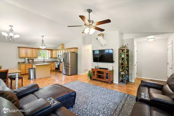 4425 N Cedarwood CIR, Wasilla, AK 99654