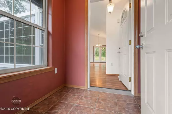 1100 N Golden Hills DR, Palmer, AK 99645