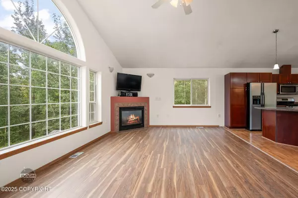 1100 N Golden Hills DR, Palmer, AK 99645