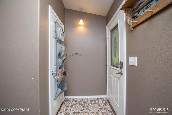 8501 E Empire CIR, Palmer, AK 99645