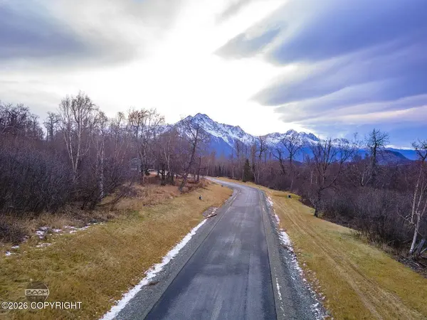 443 N Hale CIR, Palmer, AK 99645