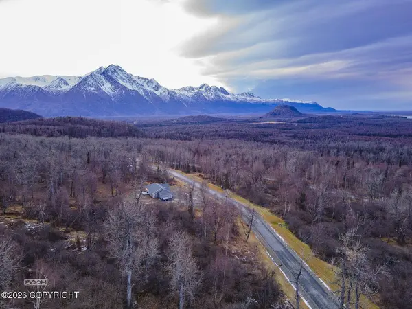 443 N Hale CIR, Palmer, AK 99645