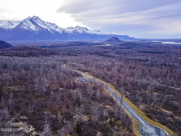 443 N Hale CIR, Palmer, AK 99645