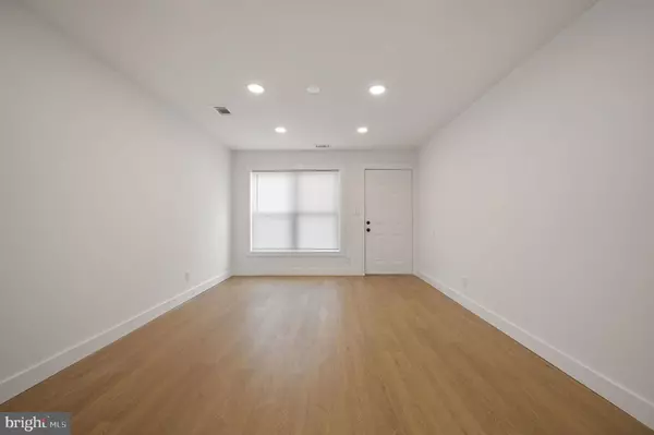 323 SHERIDAN DR, New Castle, DE 19720