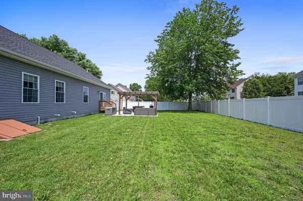 29 E INNER CIR, Dover, DE 19904