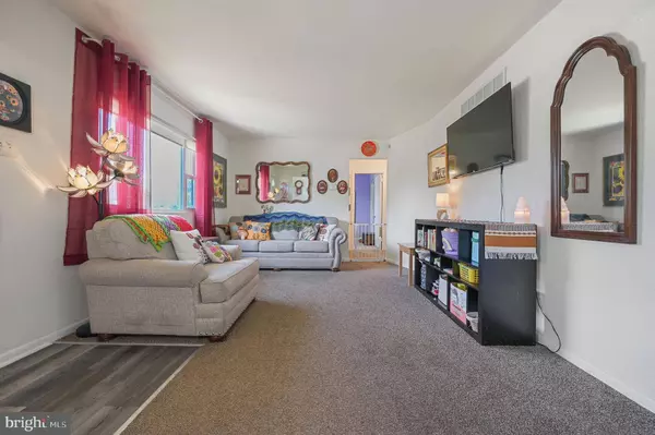 992 BOGGS DR, Dover, DE 19901