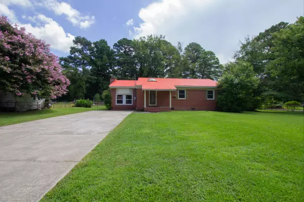 887_71st_school_road_front_3