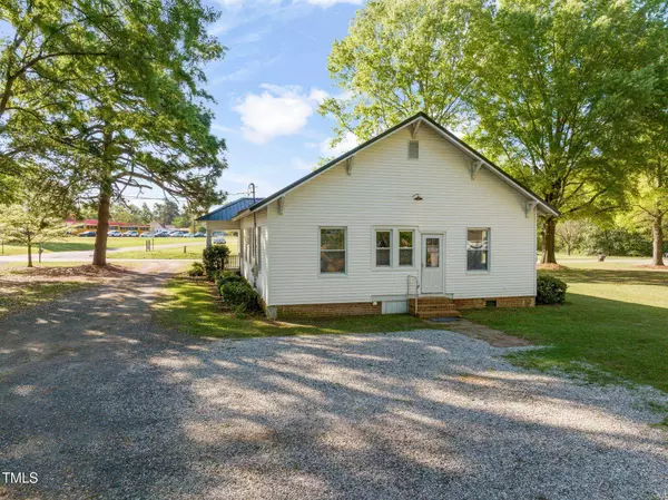 206 Mansfield Drive, Broadway, NC 27505