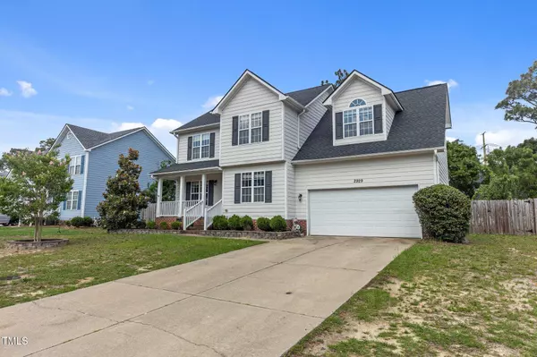 2929 Piney Mountain Drive, Hope Mills, NC 28348