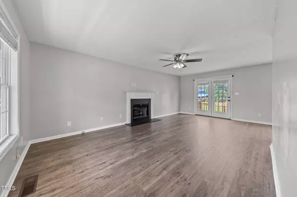 2929 Piney Mountain Drive, Hope Mills, NC 28348