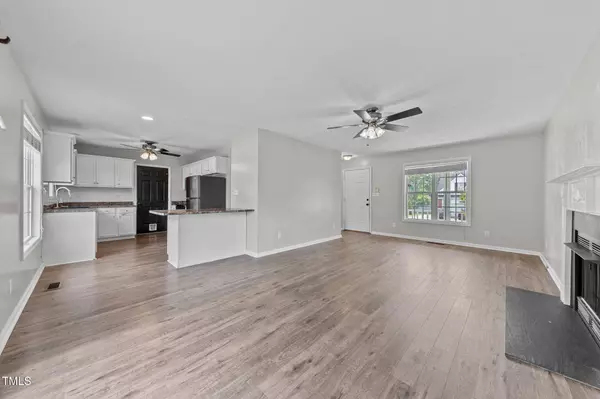 2929 Piney Mountain Drive, Hope Mills, NC 28348