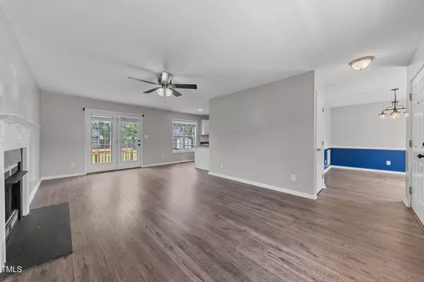 2929 Piney Mountain Drive, Hope Mills, NC 28348