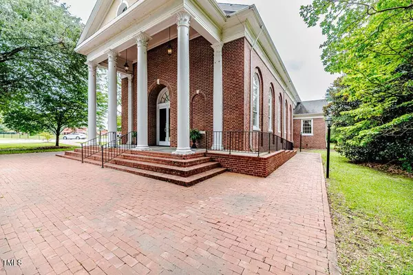 211 S Main Street, Broadway, NC 27505