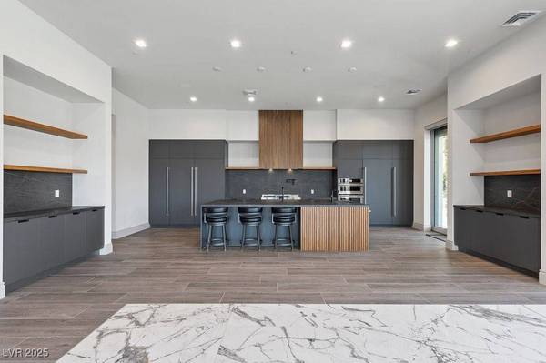 1 Costa Del Sol CT, Henderson, NV 89011