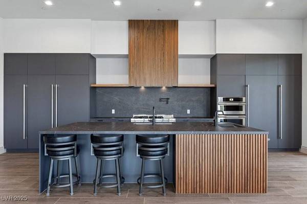 1 Costa Del Sol CT, Henderson, NV 89011